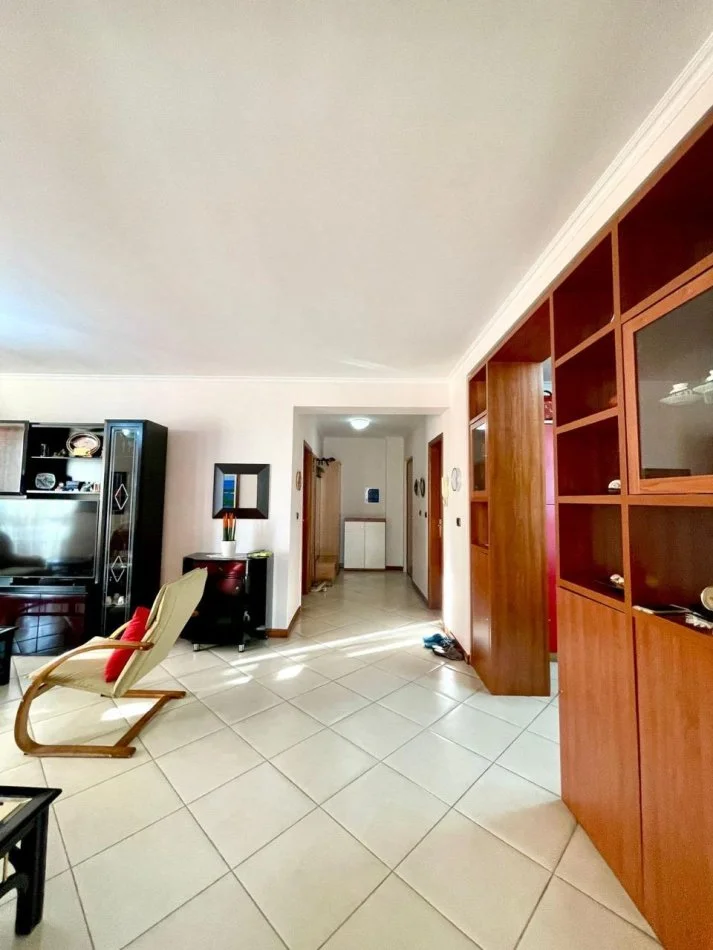 Tirane, shitet apartament 3+1 Kati 8, 140 m² 330.000 € (Medar Shtylla)