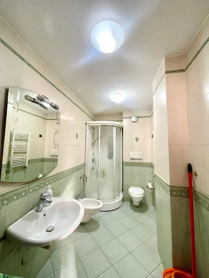 Tirane, shitet apartament 3+1 Kati 8, 140 m² 330.000 € (Medar Shtylla)