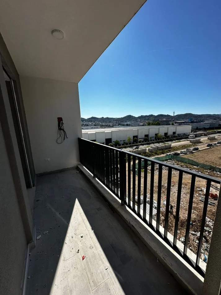 Tirane, shitet apartament 2+1+Ballkon Kati 4, 109 m² 115.000 € (univers city QTU)