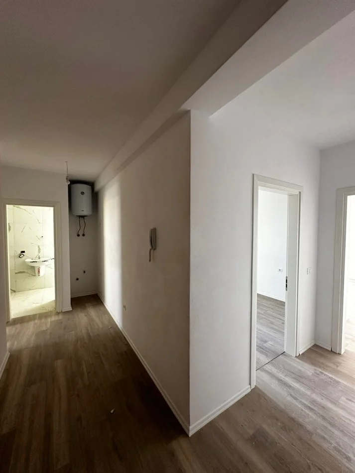 Tirane, shitet apartament 2+1+Ballkon Kati 4, 109 m² 115.000 € (univers city QTU)