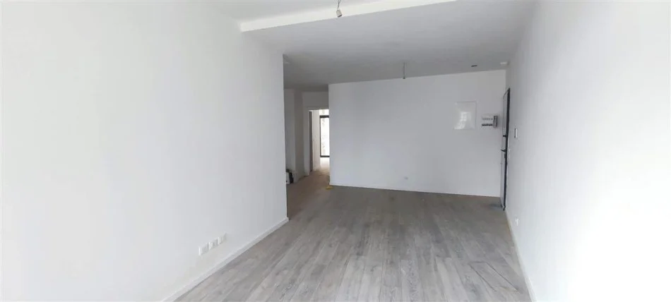 Tirane, jepet me qera ambjent biznesi Kati 1, 102 m² 1.300 € (Liqeni Artificial)