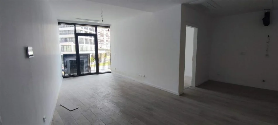 Tirane, jepet me qera ambjent biznesi Kati 1, 102 m² 1.300 € (Liqeni Artificial)
