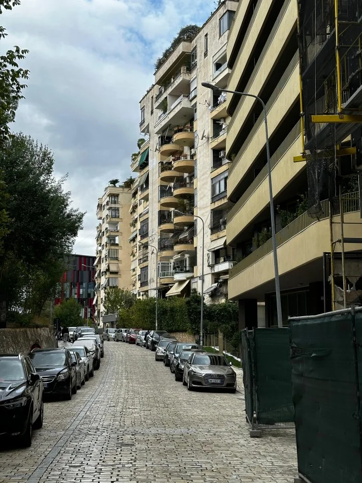 Tirane, shitet apartament 2+1+Ballkon Kati 3, 111 m² 325.000 € (Rruga Faik Konica, Prane St Air Albania)