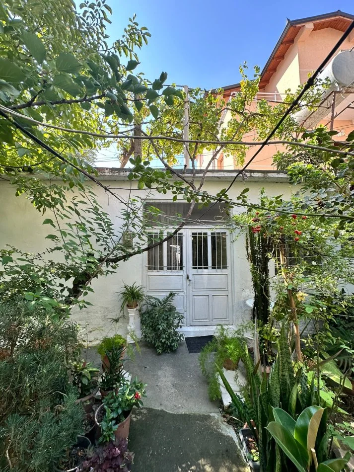 Durres, shitet shtepi 1+1+Aneks Kati 0, 156 m² 125.000 € (Rruga Mujo Ulqinaku)