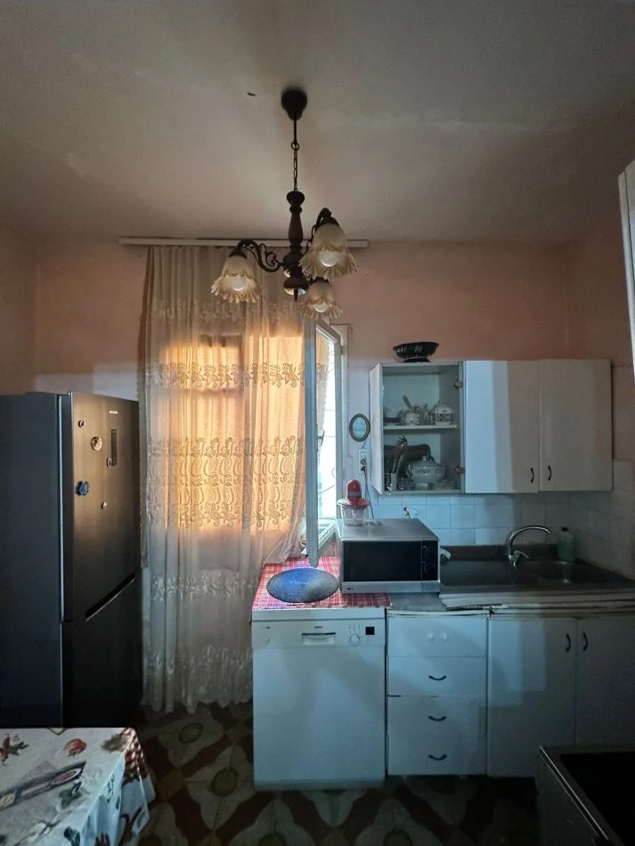 Durres, shitet shtepi 1+1+Aneks Kati 0, 156 m² 125.000 € (Rruga Mujo Ulqinaku)