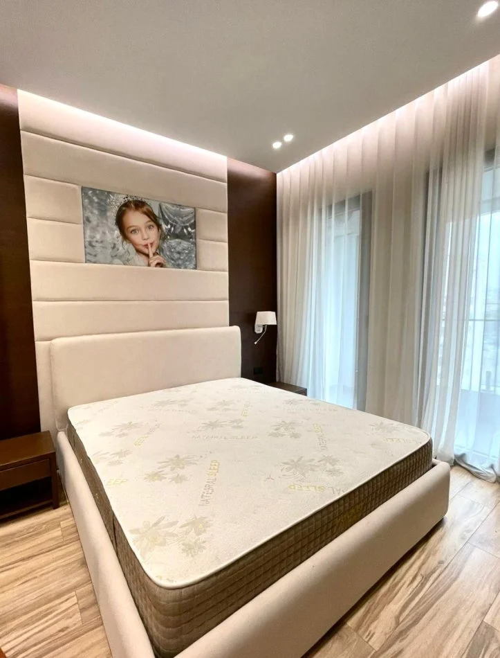 Tirane, jepet me qera apartament 1+1+Ballkon Kati 6, 74 m² 1.000 € (Square 21 , Rruga e Kavajës)