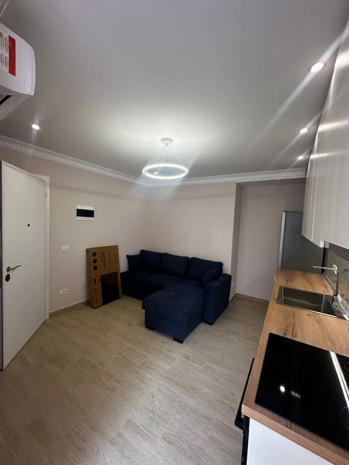 Tirane, jepet me qera apartament 1+1 Kati 3, 60 m² 500 € (zogu i zi , laprak)