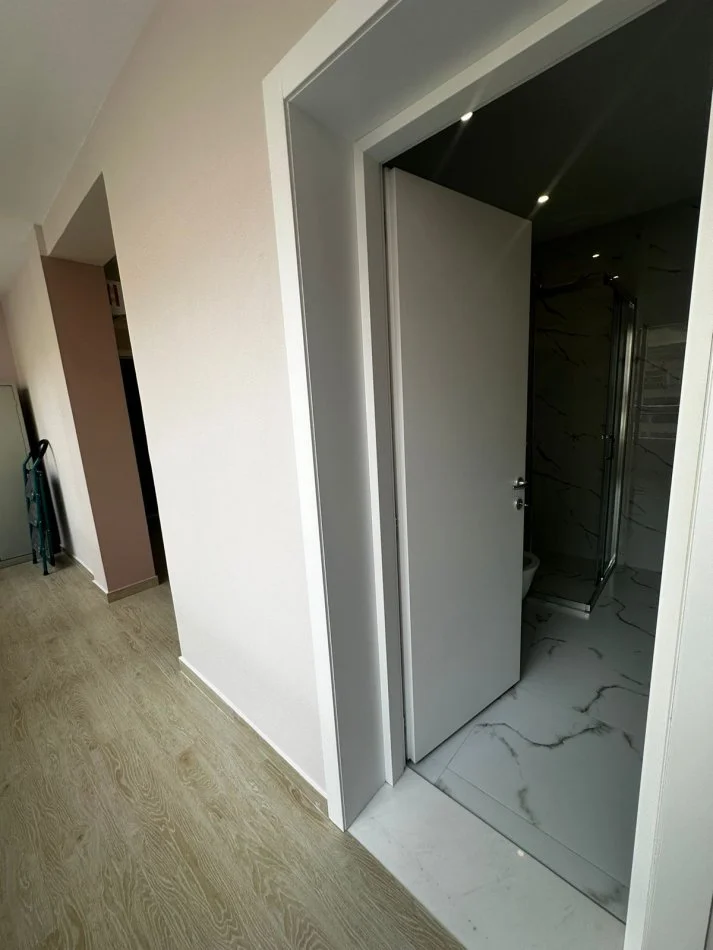 Tirane, jepet me qera apartament 1+1 Kati 3, 60 m² 500 € (zogu i zi , laprak)