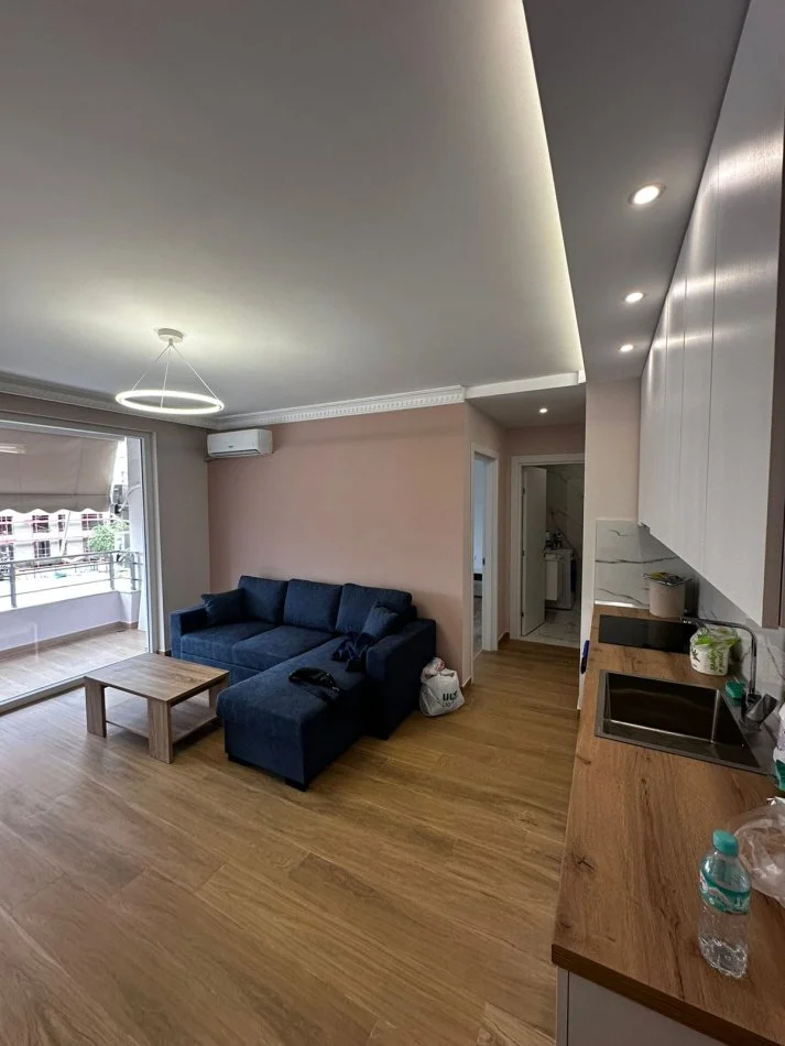 Tirane, jepet me qera apartament 1+1+Ballkon Kati 3, 60 m² 500 € (dritan hoxha)