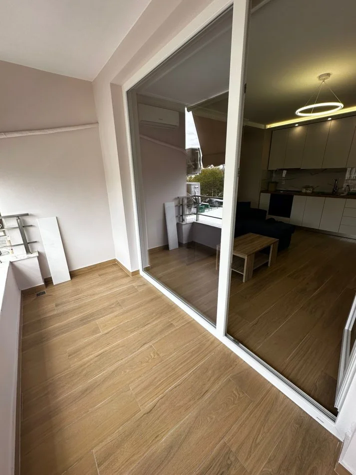 Tirane, jepet me qera apartament 1+1+Ballkon Kati 3, 60 m² 500 € (dritan hoxha)