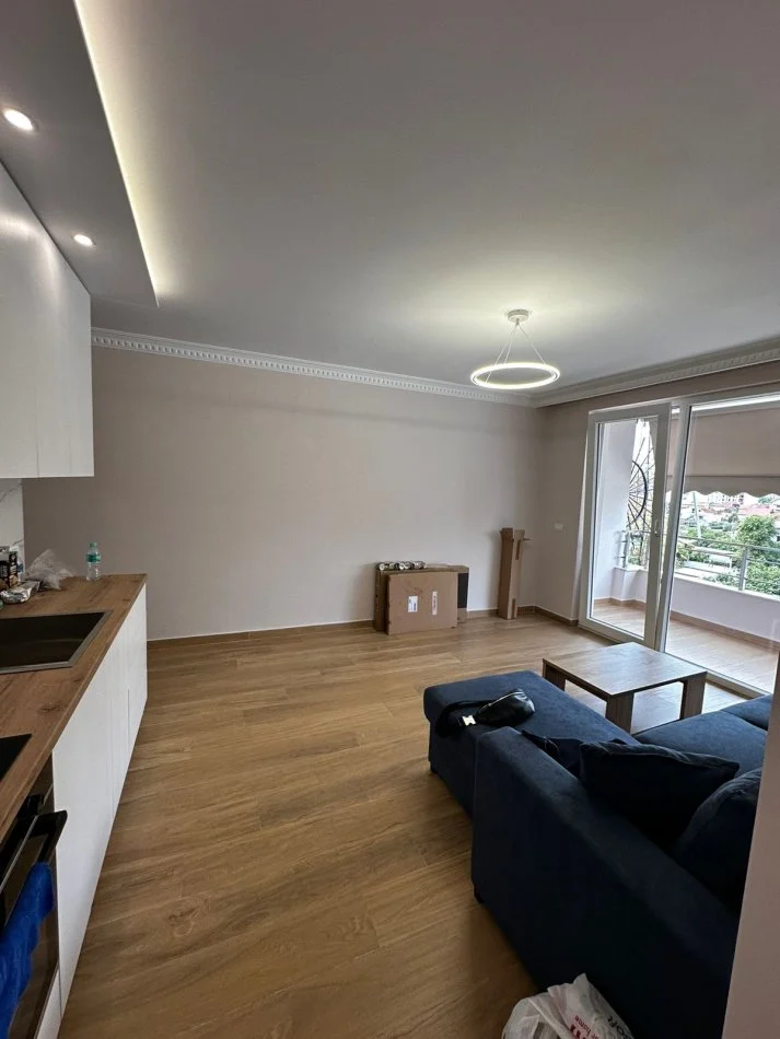 Tirane, jepet me qera apartament 1+1+Ballkon Kati 3, 60 m² 500 € (dritan hoxha)
