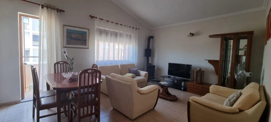 Tirane, jepet me qera apartament 2+1+Ballkon Kati 5, 130 m² 600 € (Xhamllik)