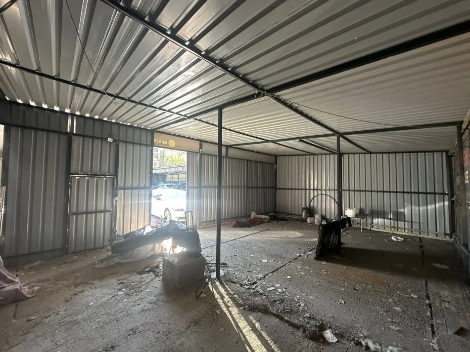 Tirane, jepet me qera magazine Kati 1, 110 m² 500 € (5 maji)