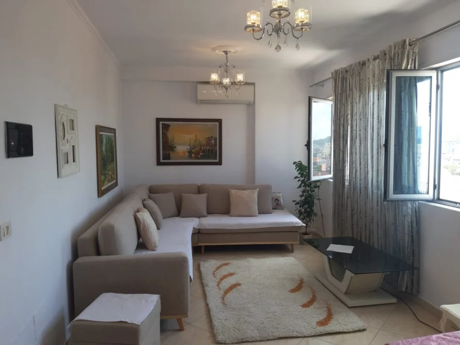 Tirane, Apartament 2+1 +2 per shitje Kati 8, 120 m² 600 € (Rruga Fortuzi)