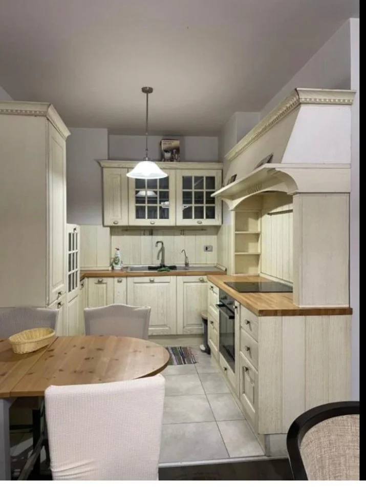 Tirane, jepet me qera apartament 2+1 Kati 1, 110 m² 700 €