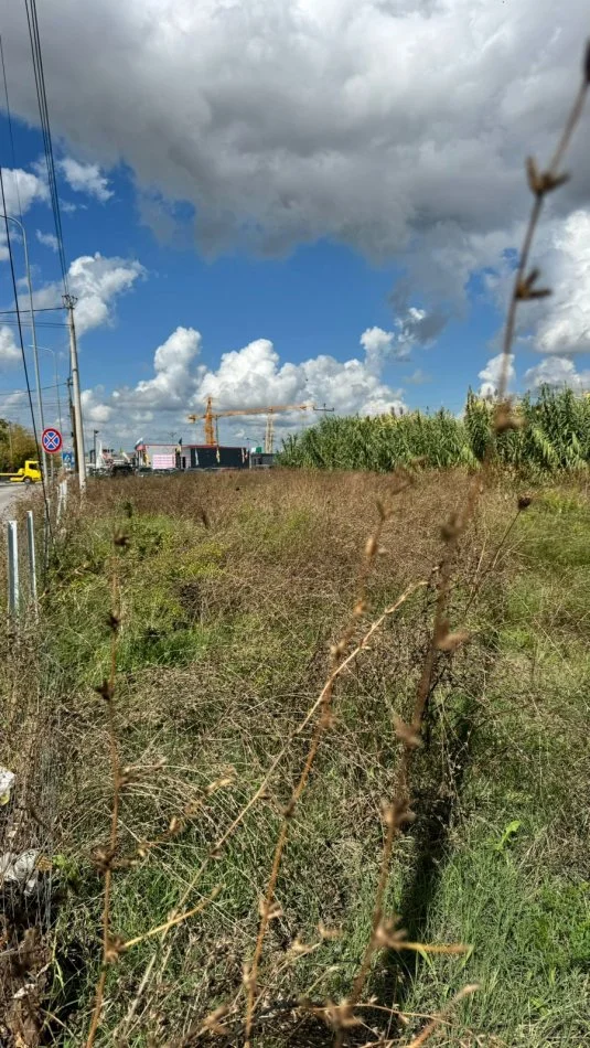 Tirane, shitet toke , 1.000 m² 300.000 € (Mëzez, (Pranë Top Channel))