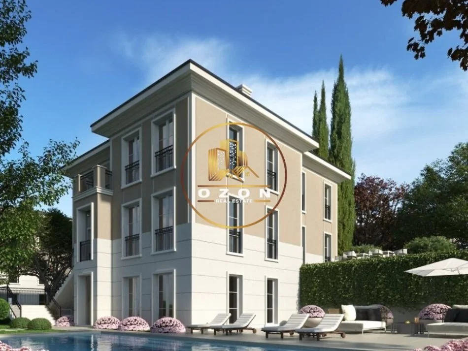 Vilë për Shitje në Rezidencën Rolling Hills Liqeni!