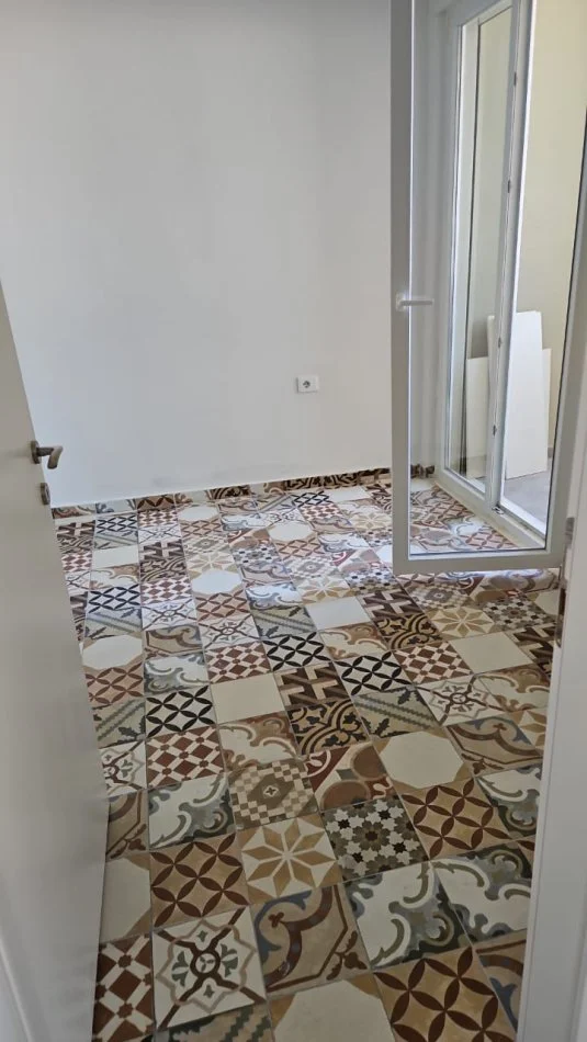 Tirane, jepet me qera apartament 1+1 Kati 11, 70 m² 350 € (rruga e kavajes)