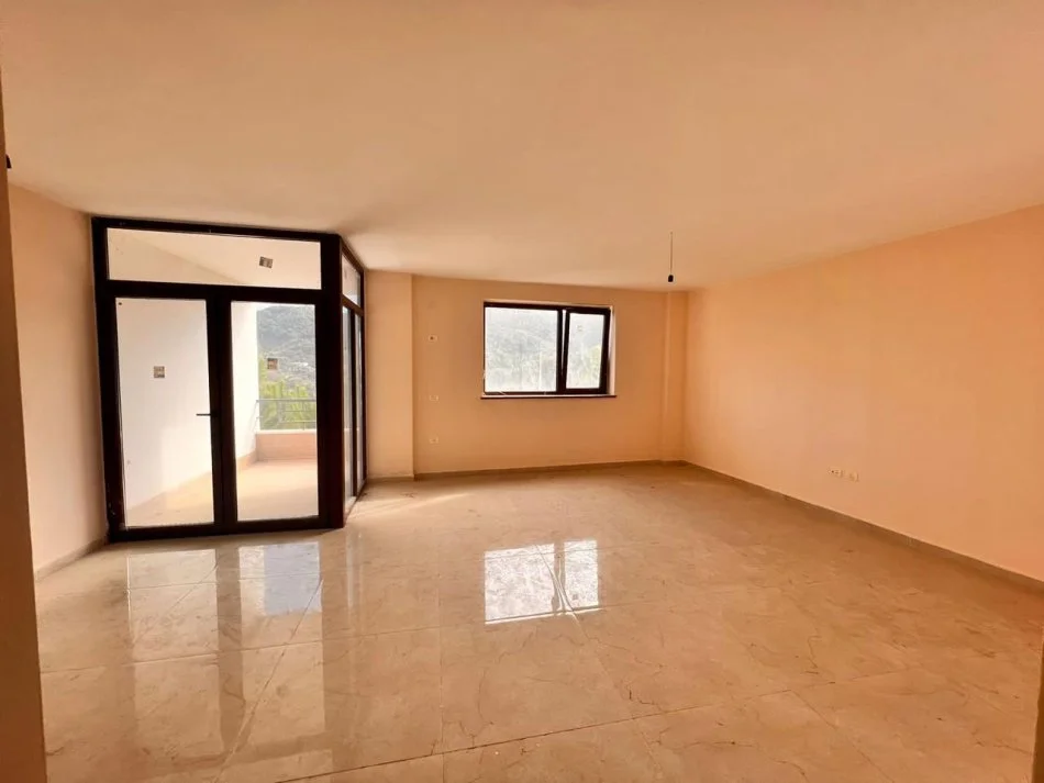 Tirane, shitet 2+1 Kati 1, 138 m² 190.000 €