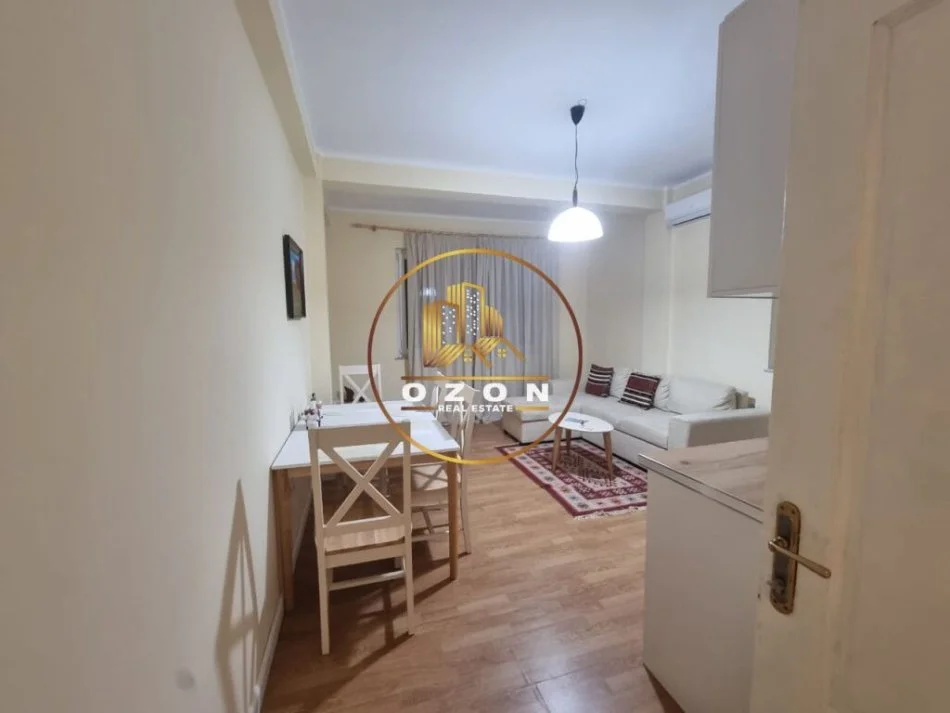 Tirane, jepet me qera apartament 2+1 Kati 3, 100 m² 700 € (21 Dhjetori)