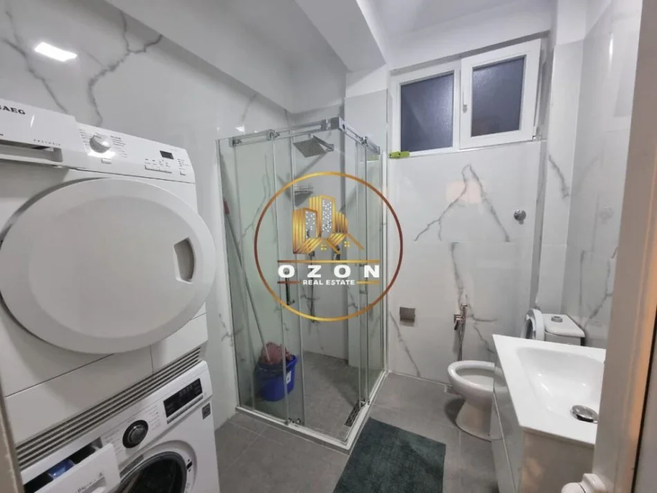 Tirane, jepet me qera apartament 2+1 Kati 3, 100 m² 700 € (21 Dhjetori)