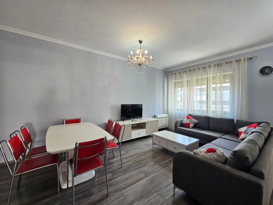 Tirane, Apartament 3+1 me qira Kati 7, 140 m² (Rruga e Kavajes)