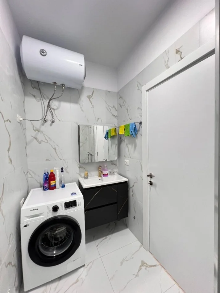 Tirane, shes apartament 2+1+2 Kati 2, 86 m² 132.000 € (Casa Italia/Tirana Entry 1)