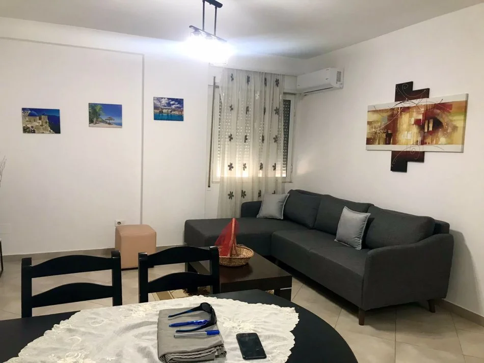 Tirane, jepet me qera apartament 2+1 , 93 m² 600 € (Don Bosko)