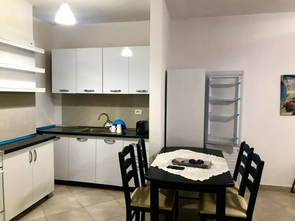Tirane, jepet me qera apartament 2+1 , 93 m² 600 € (Don Bosko)