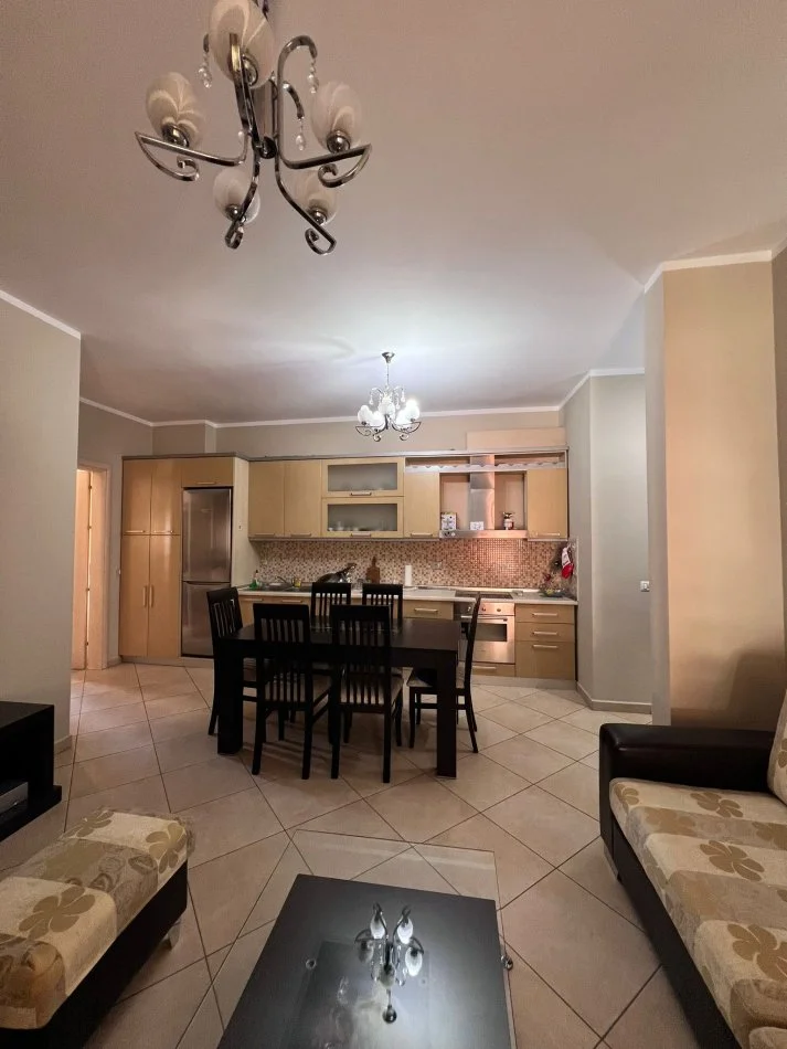 Tirane, Apartament 1+1 me qira  Kati 5, 76 m² 600 € (Delijorgji)