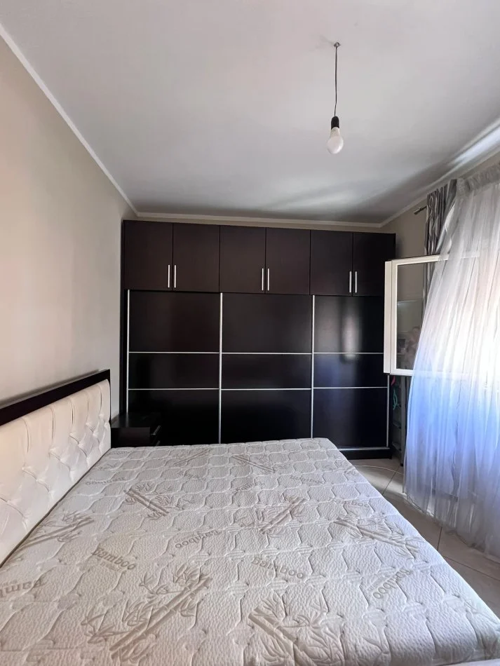 Tirane, Apartament 1+1 me qira  Kati 5, 76 m² 600 € (Delijorgji)