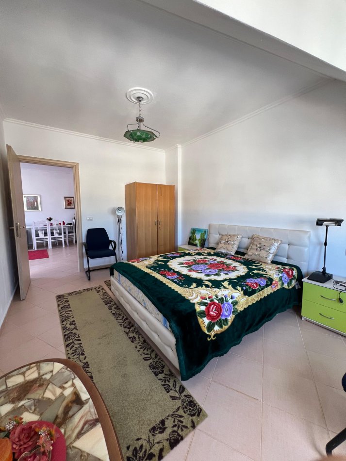 Tirane, shitet apartament 2+1+Ballkon Kati 5, 90 m² 105.000 € (Fresk)