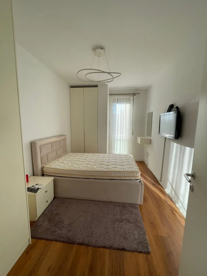 Tirane, jepet me qera apartament 2+1 Kati 3, 85 m² 800 € (Fiori Di Bosco)