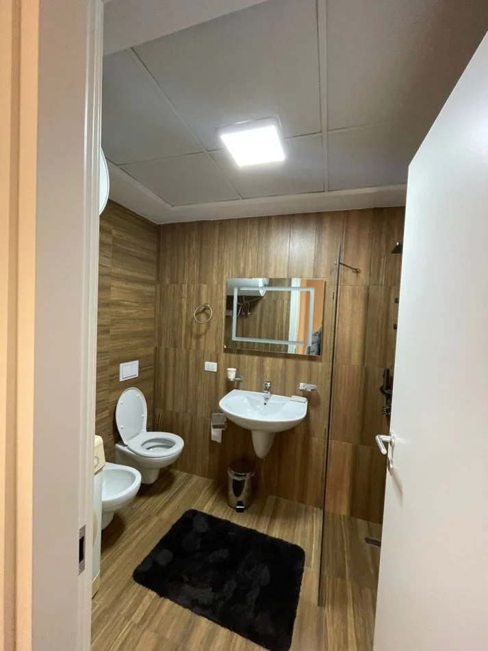 Tirane, jepet me qera apartament 2+1 Kati 3, 800 € (DON BOSKO)