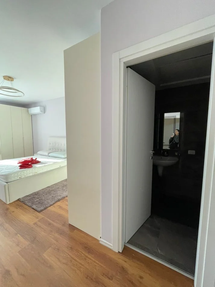 Tirane, jepet me qera apartament 2+1 Kati 3, 800 € (DON BOSKO)