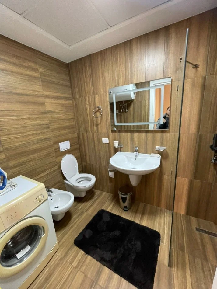 Tirane, jepet me qera apartament 2+1 Kati 3, 800 € (DON BOSKO)