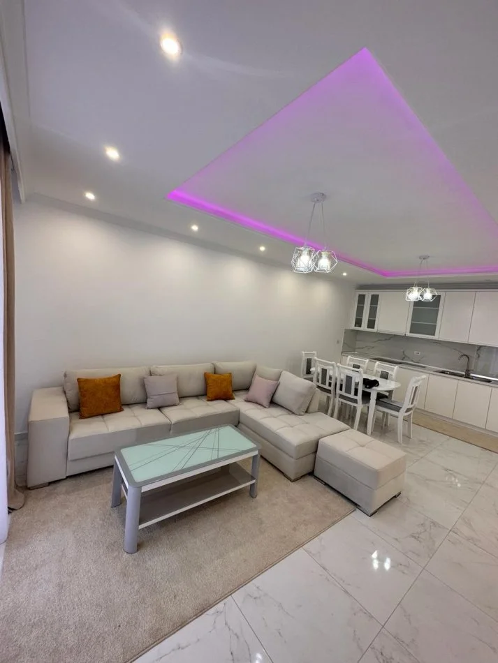 Tirane, jepet me qera apartament 2+1 , 80 m² 600 € (Ish Fusha e Aviacionit)