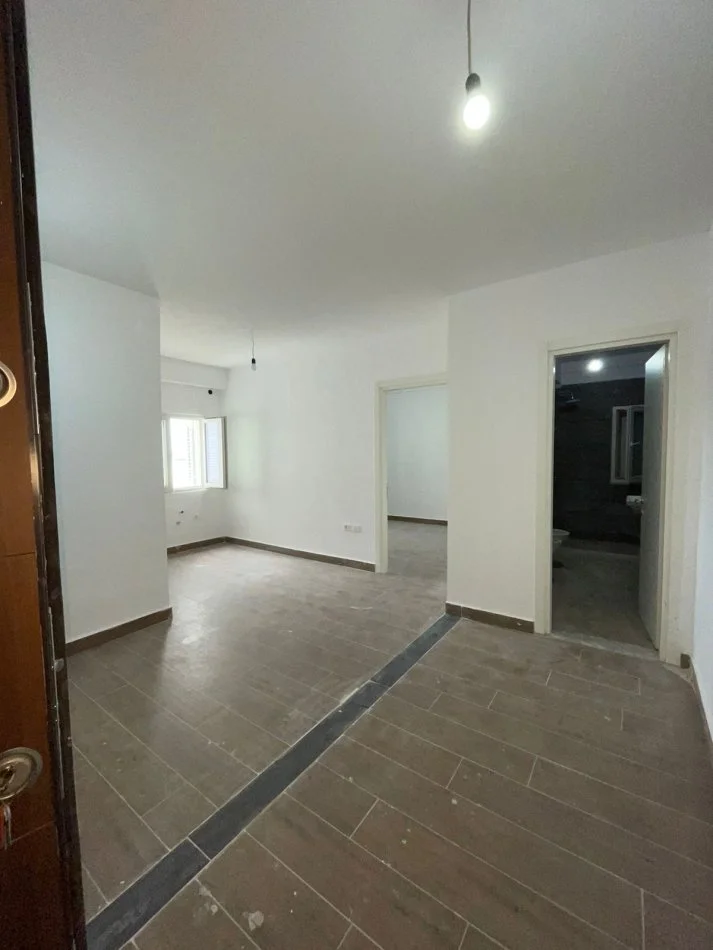 Tirane, shitet apartament 1+1 Kati 4, 51 m² 73.000 € (Komuna e Parisit)