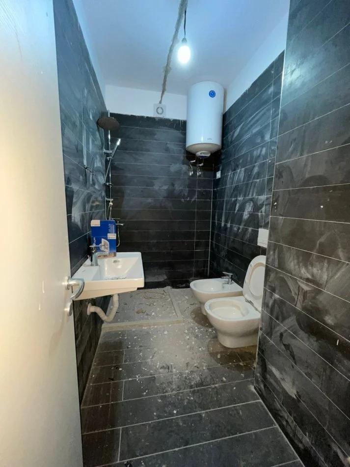Tirane, shitet apartament 1+1 Kati 3, 51 m² 78.000 € (Komuna e Parisit)