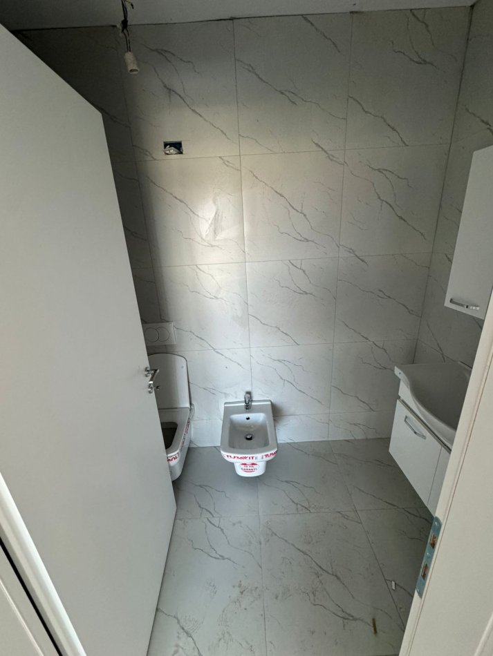 Tirane, shitet 2+1+Ballkon Kati 3, 93 m² 295.000 € (Lake View Residence , Liqeni Artificial)