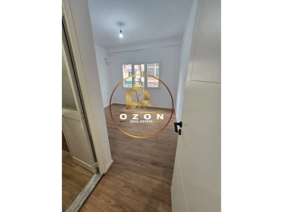 Shitet Apartament 2+1 tek Rruga Faik Konica!