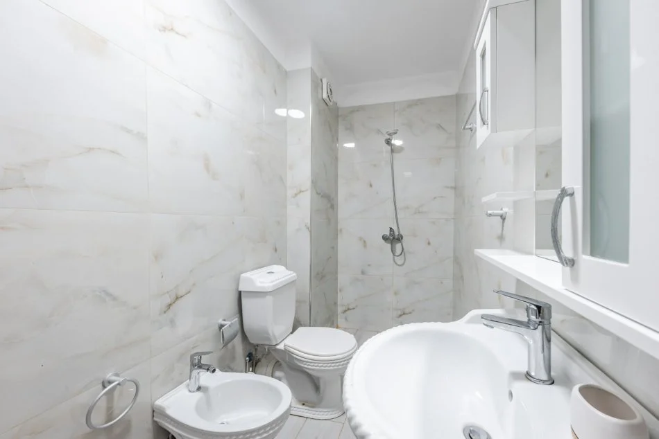 Durres, jepet me qera apartament 1+1+Aneks+Ballkon Kati 4, 70 m² 500 € (Qerret)