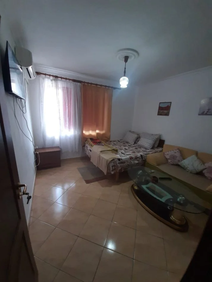Tirane, jepet me qera apartament 2+1 Kati 3, 500 € 