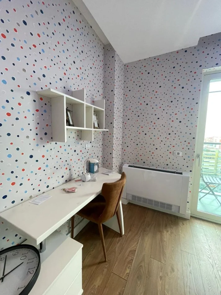 Tirane, jepet me qera apartament 2+1 Kati 13, 2.200 € 