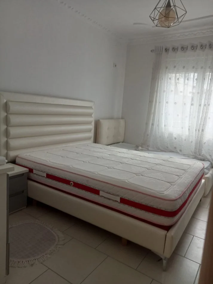 Vlore, jepet me qera apartament 1+1+Ballkon Kati 4, 69 m² 300 € (Transballkanike) RV45425