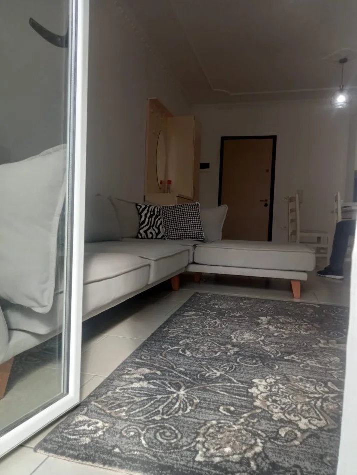 Vlore, jepet me qera apartament 1+1+Ballkon Kati 4, 69 m² 300 € (Transballkanike) RV45425