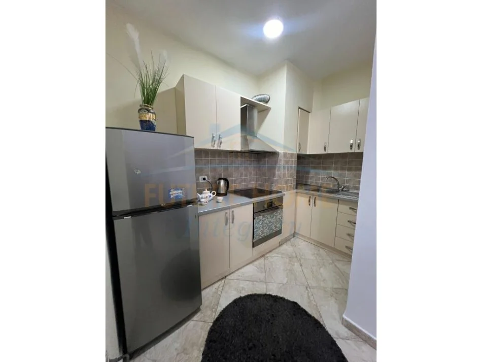 Tirane, jepet me qera garsonier 1+1 Kati 3, 45 m² 500 € 