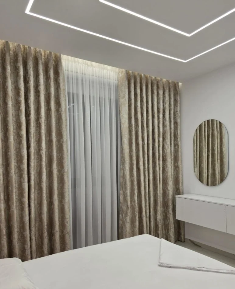 Tirane, jepet me qera apartament 1+1+Ballkon Kati 5, 75 m² 650 € (Kodra Diellit)