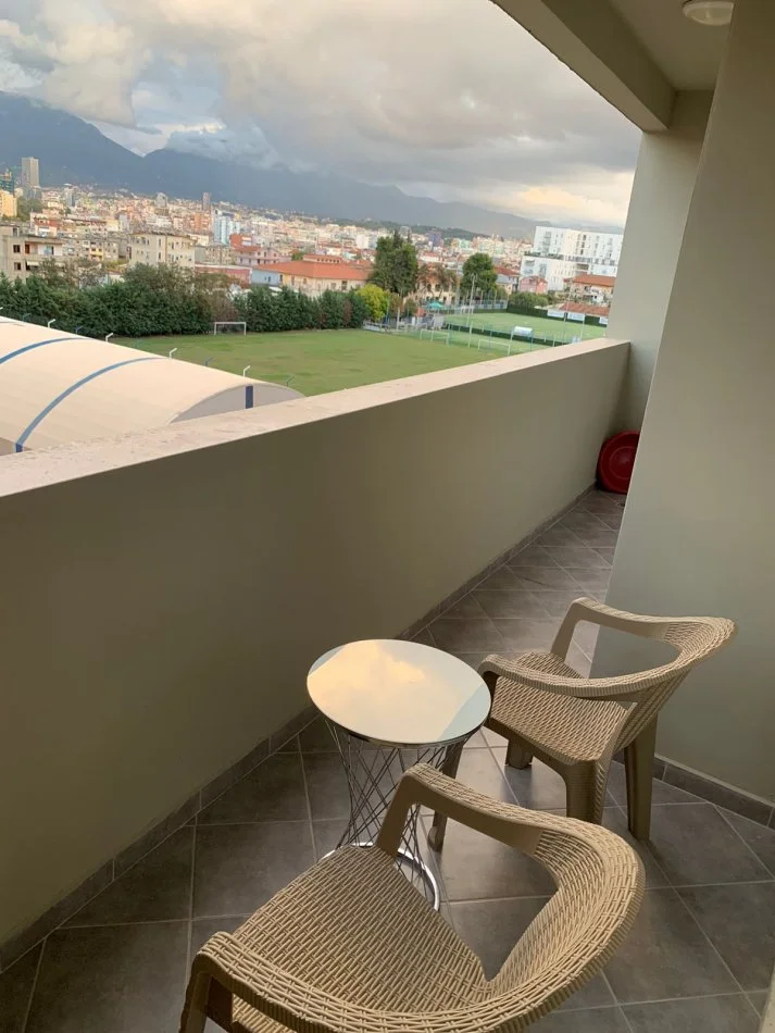 Tirane, jepet me qera apartament 1+1+Ballkon Kati 5, 70 m² 550 € (Rruga e Kavajes)