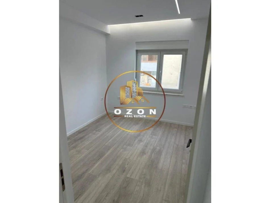 Apartament 2+1 për Banim ose Zyra me Qira në Bllok!
